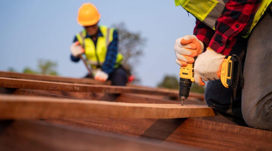Expert Emergency Roof Repairs services in Devils Lake, ND